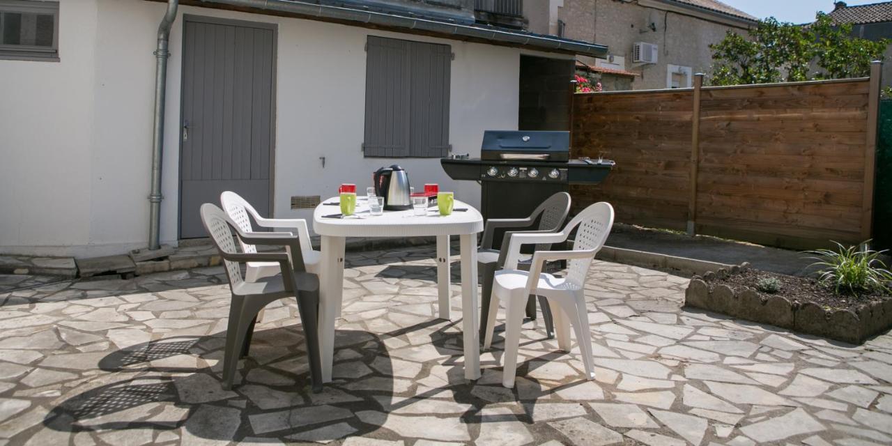 Appartement Avec Terrasse Perigueux Bagian luar foto
